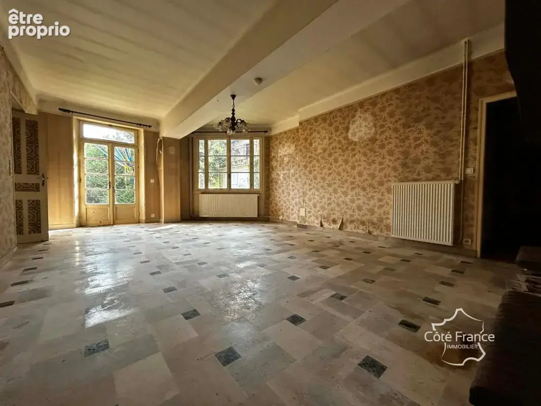 Une maison de caractère au coeur d'un environnement recherché - photo 3