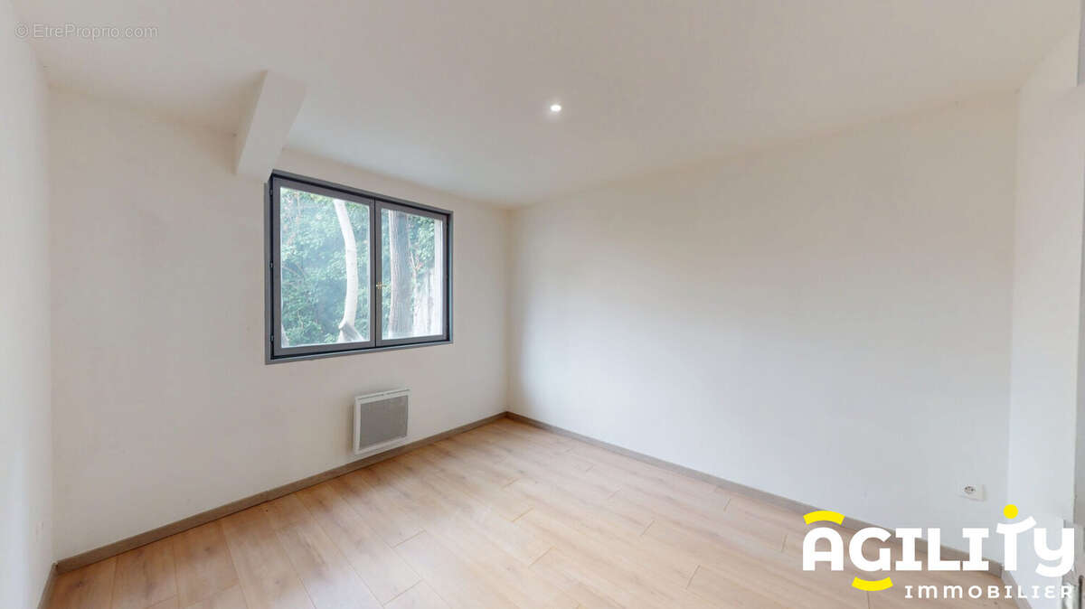Appartement 62 m² à Saint-Amand-Les-Eaux  - photo 9