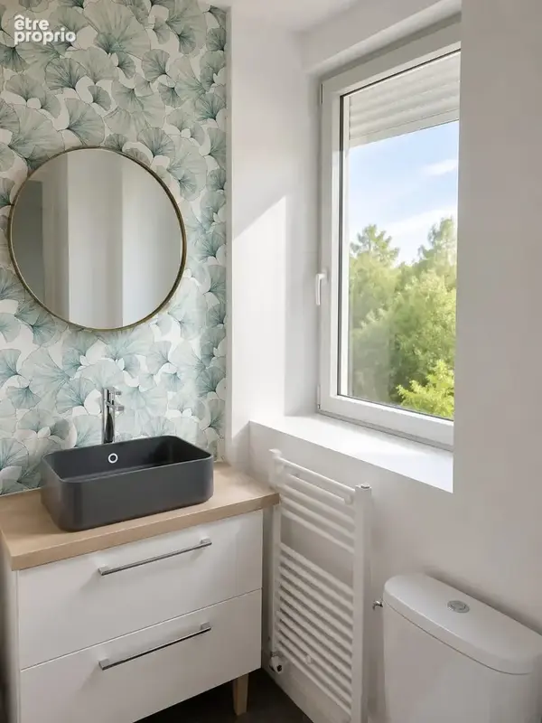Salle de bain apaisante et raffinée.
