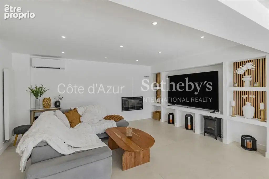 Mougins, propriété familiale rénovée avec piscine, spa et vaste jardin paysager - photo 11