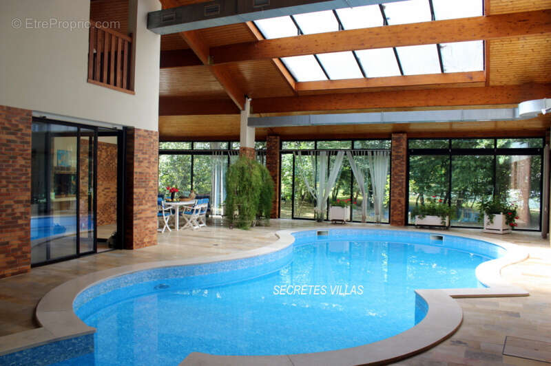 Maison à FARGUES-SAINT-HILAIRE