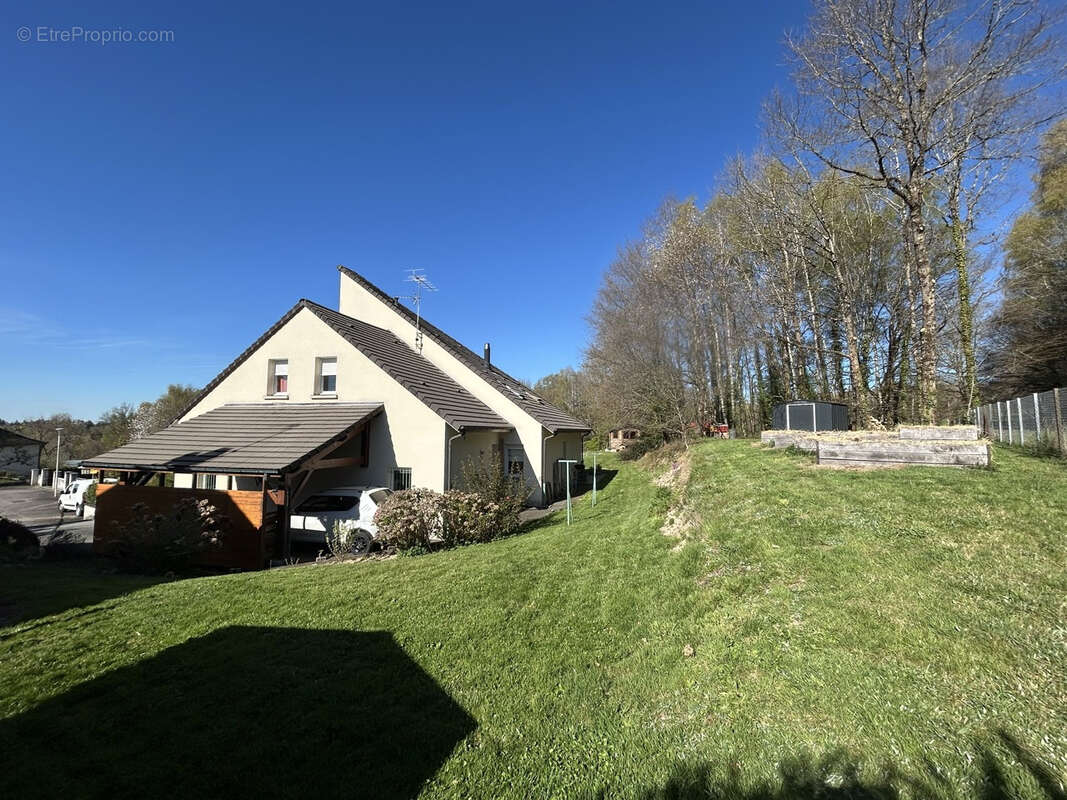 Maison à EGLETONS
