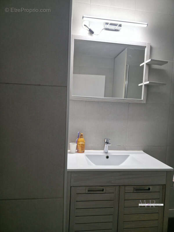 Appartement à CHARENTON-LE-PONT