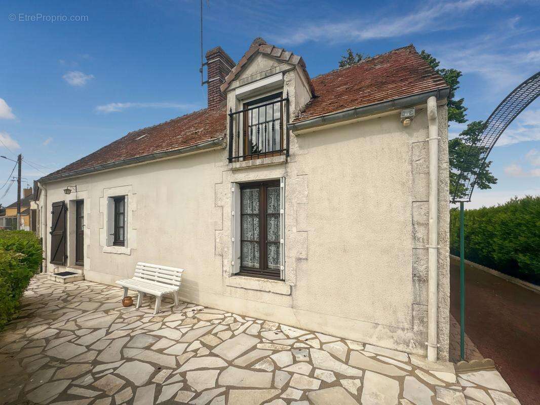  Une maison saine, du calme et du potentiel sur le secteur de la Colombe - photo 3