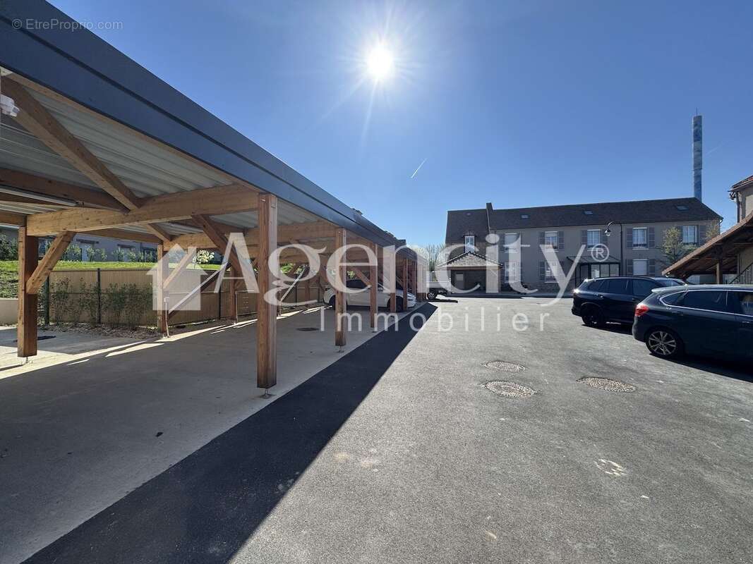 Maison à BUSSY-SAINT-GEORGES