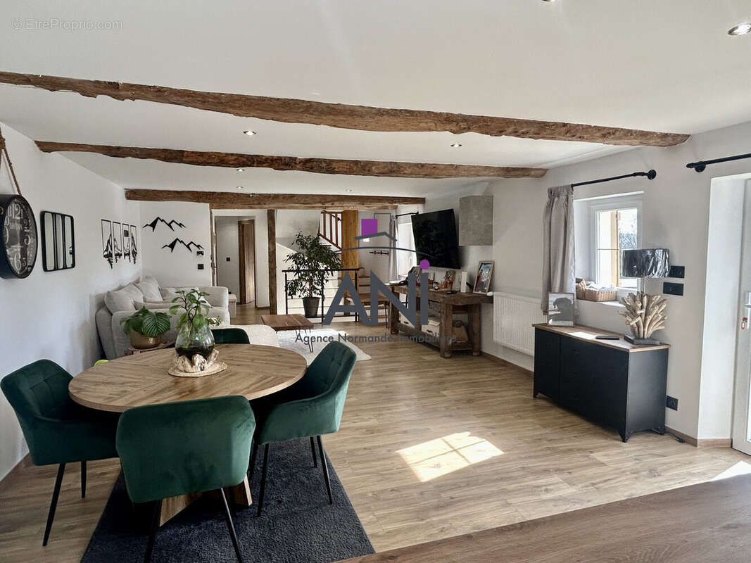 Maison à AVREMESNIL