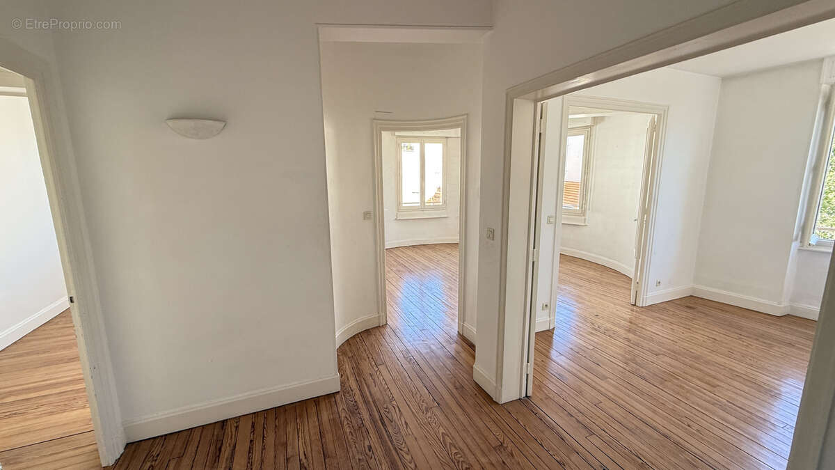 Appartement T4 lumineux centre-ville Clermont-Ferrand - photo 11