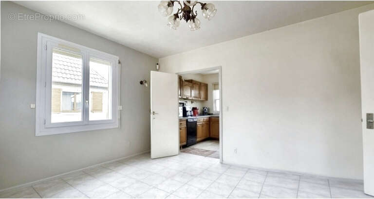 À VENDRE   Pavillon de plain-pied 4 pièces   75 m2   Mardeuil - photo 4