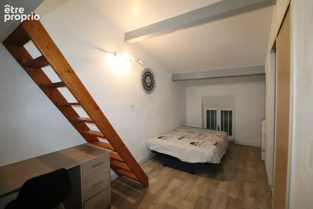 A valence, centre local commercial + 2 appartements. - photo 9