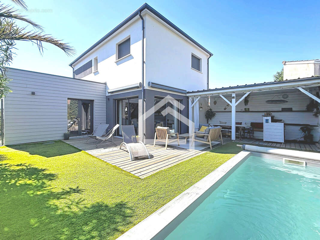 Maison moderne de 2018 avec suite parentale et piscine - photo 2