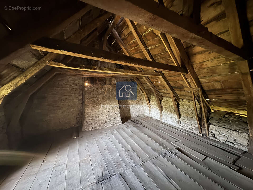 Maison à rénover avec terrain - photo 6