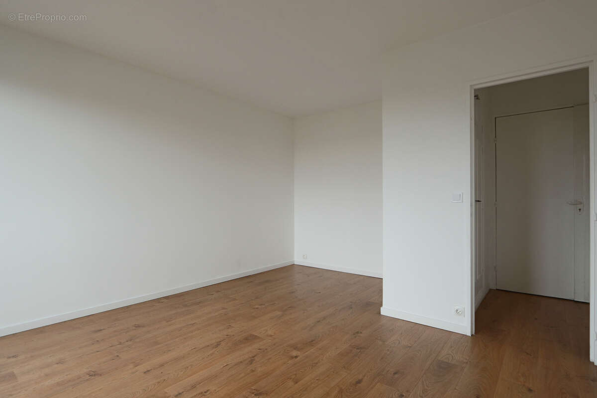 Appartement à LES PAVILLONS-SOUS-BOIS