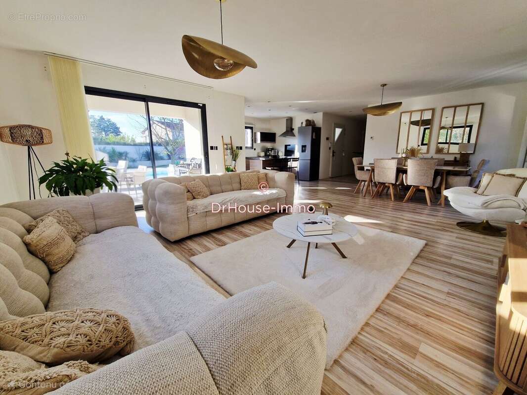 Maison à ROMANS-SUR-ISERE