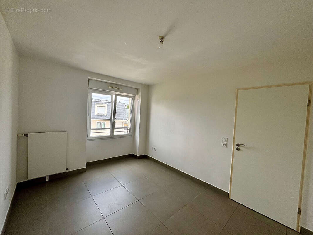 Appartement à SAINTE-GENEVIEVE-DES-BOIS