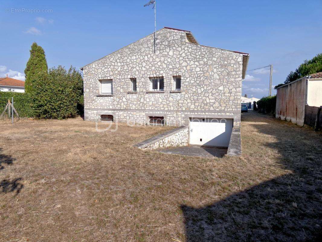 Maison à SAINT-JUST-LUZAC