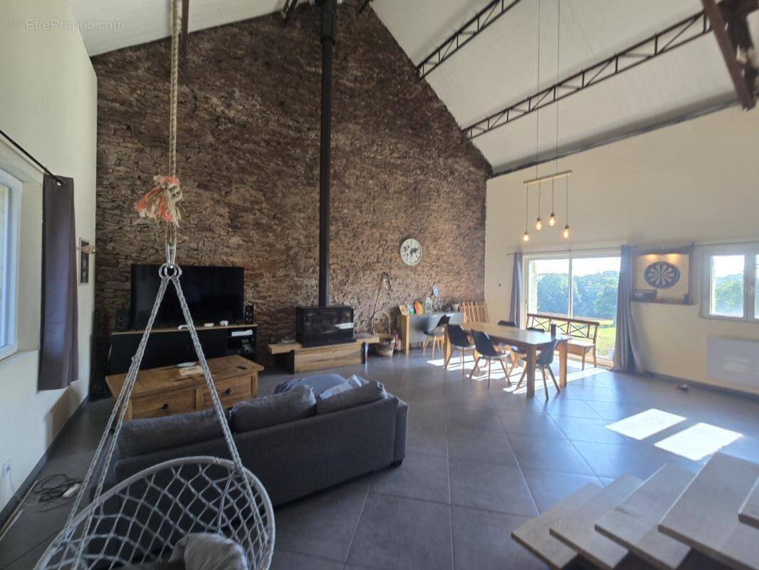 Maison à BARAQUEVILLE