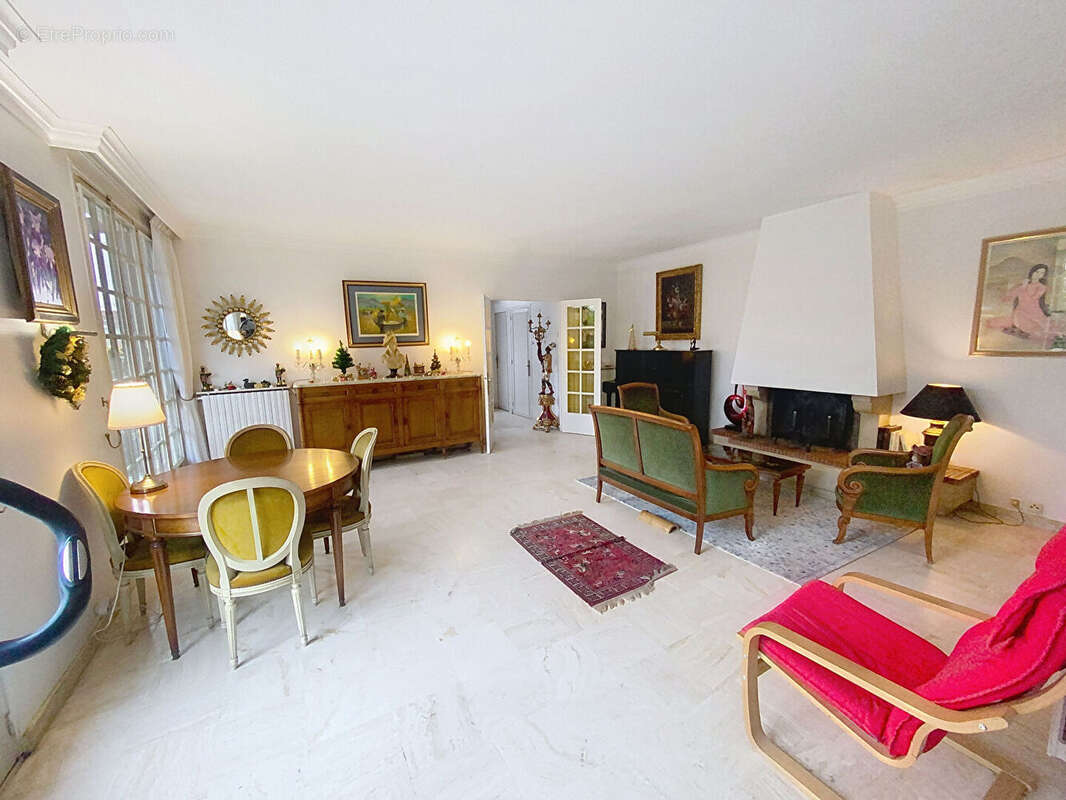 Maison à SAINT-MAUR-DES-FOSSES