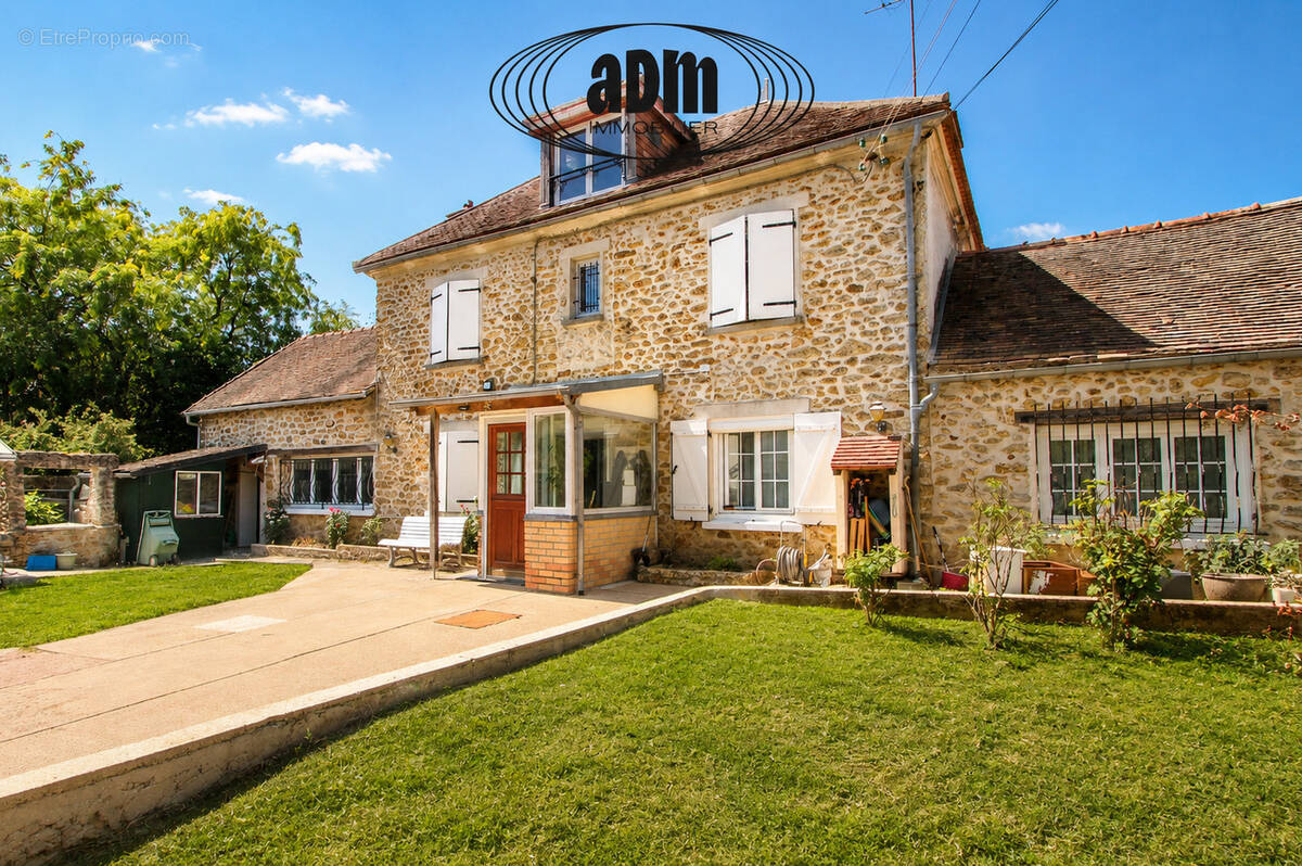 Maison à LES MOLIERES