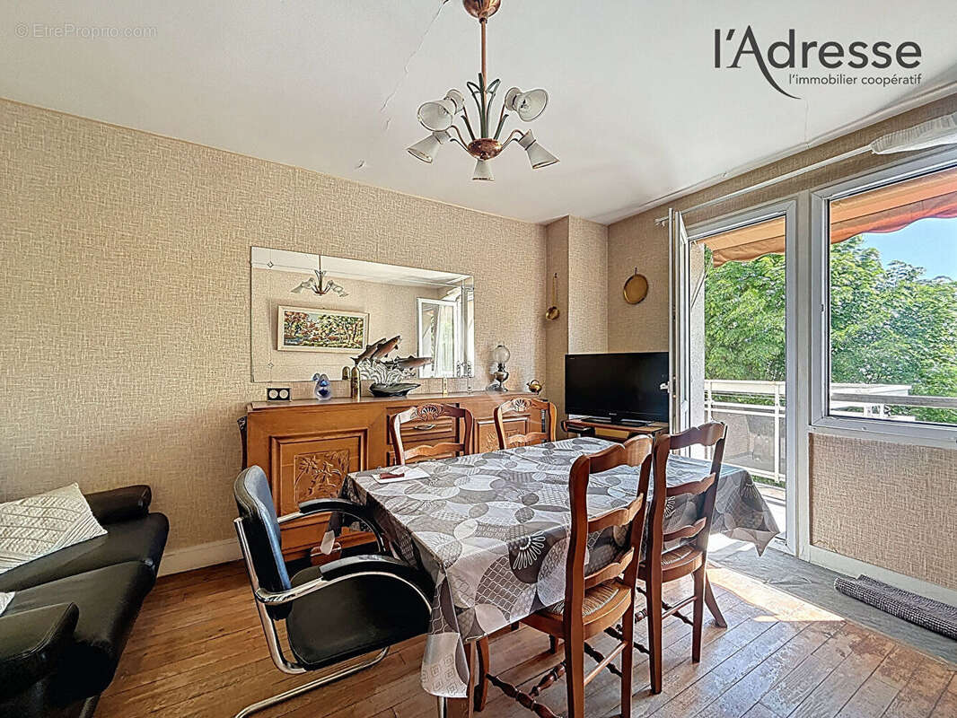 Appartement à SURESNES