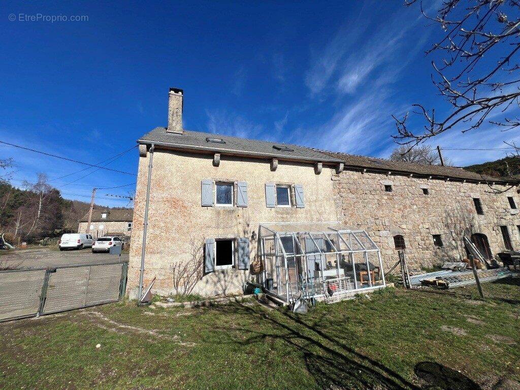 Maison à RIEUTORT-DE-RANDON