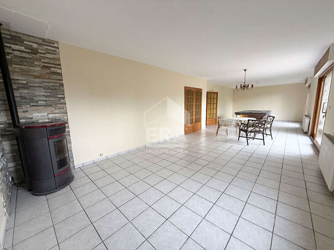 Maison à SAINT-MARTIN-BOULOGNE