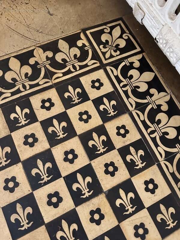 Maison à SAINT-OUEN-DE-THOUBERVILLE