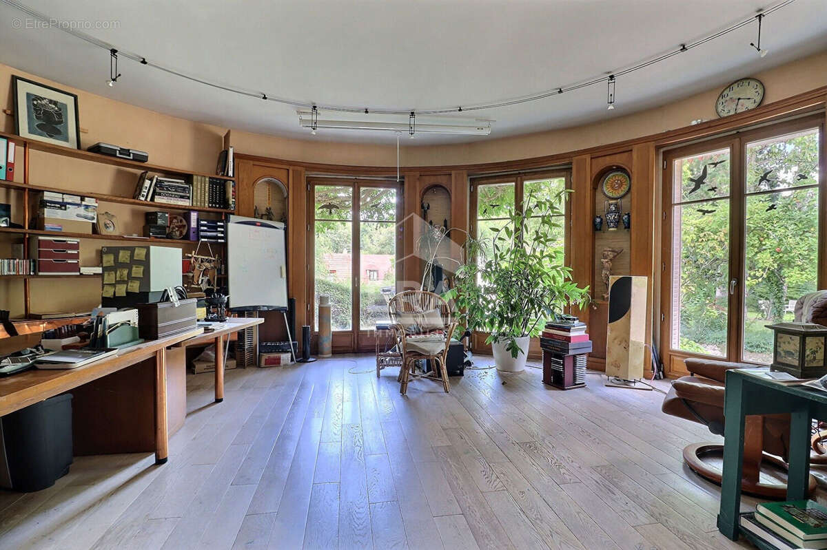 Maison 250m² à saint-cyr-la-rivière - photo 2