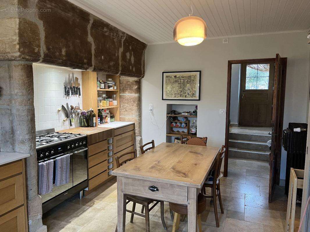 Maison à LISSAC-ET-MOURET