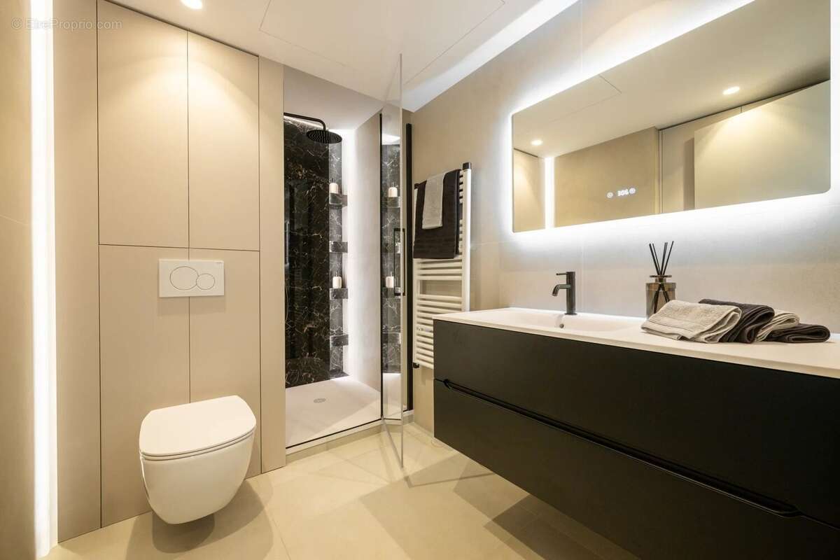 3 pieces dernier etage  mont boron vue mer - photo 9