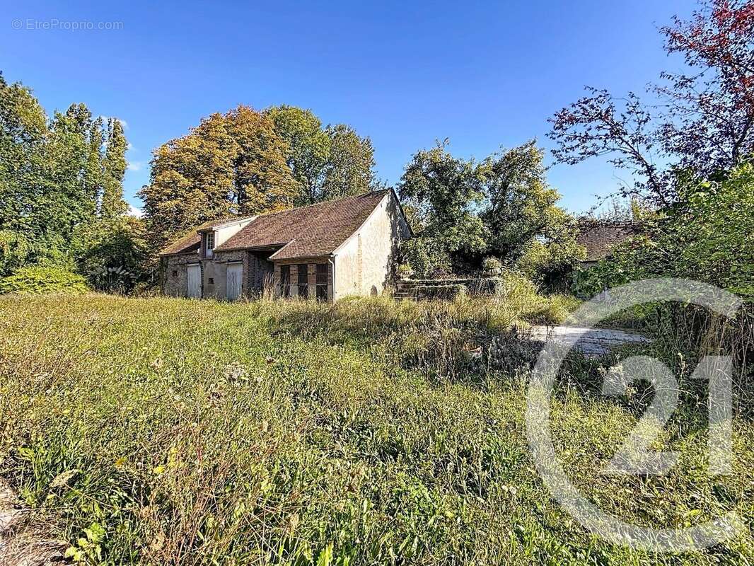 Maison à EGRISELLES-LE-BOCAGE