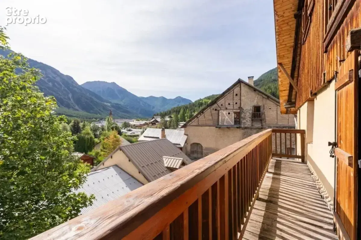 Val-des-prés – chalet 439 m² – 4 appartements - photo 2