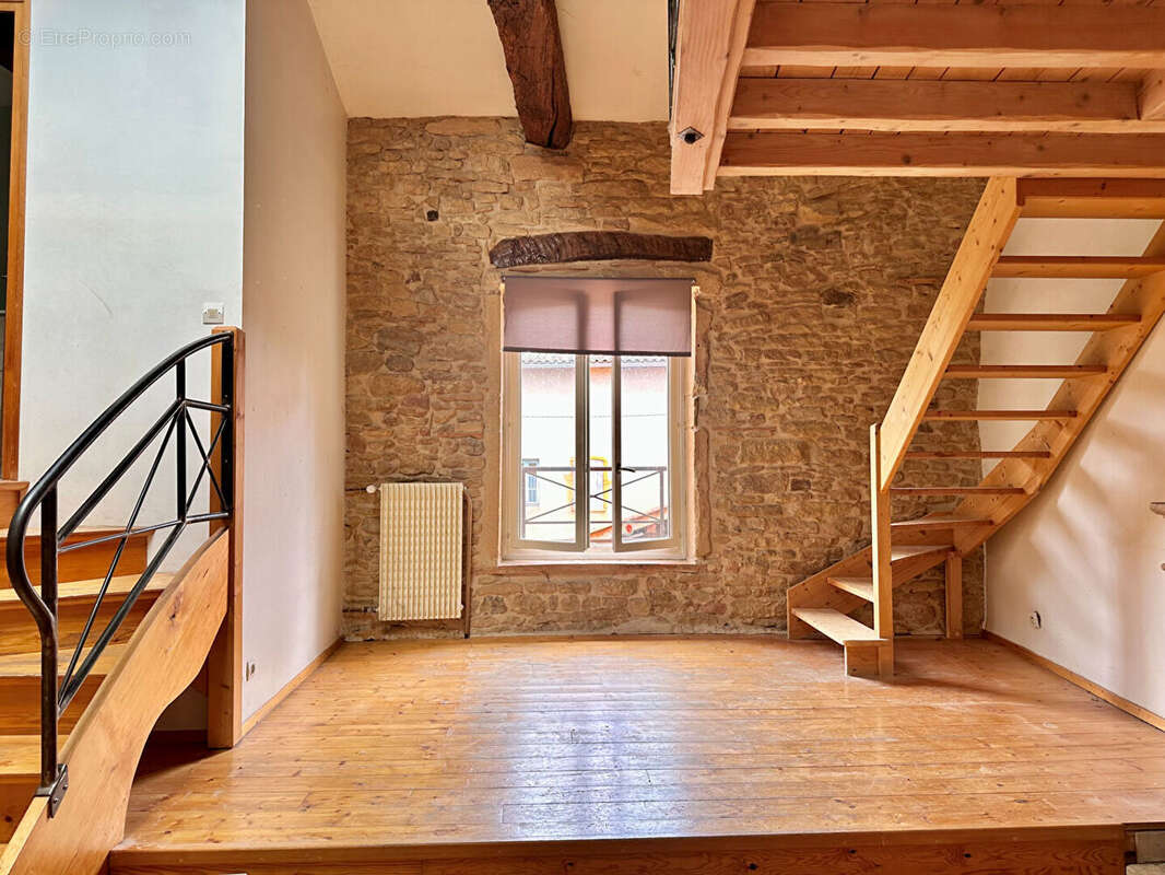 JARNIOUX Maison de village atypique 100 m² - photo 9