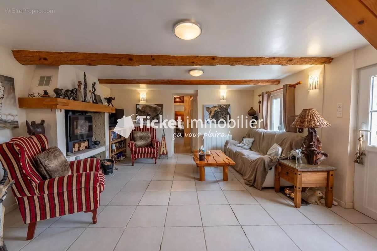 Maison à CUXAC-D&#039;AUDE