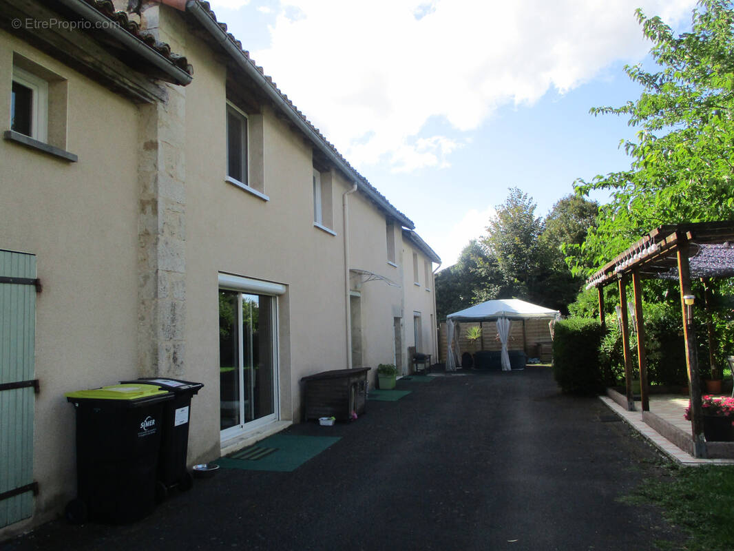 Maison à CEAUX-EN-COUHE
