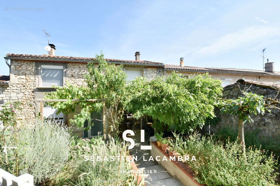 Maison à DENAT