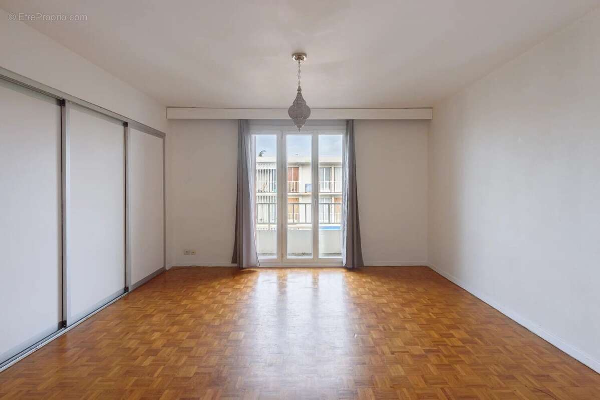 Appartement 60 m² à Aubagne  - photo 4