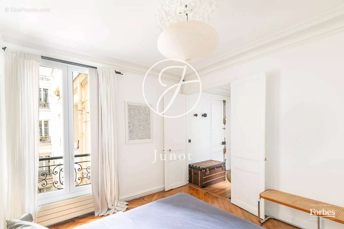 Appartement à PARIS-9E
