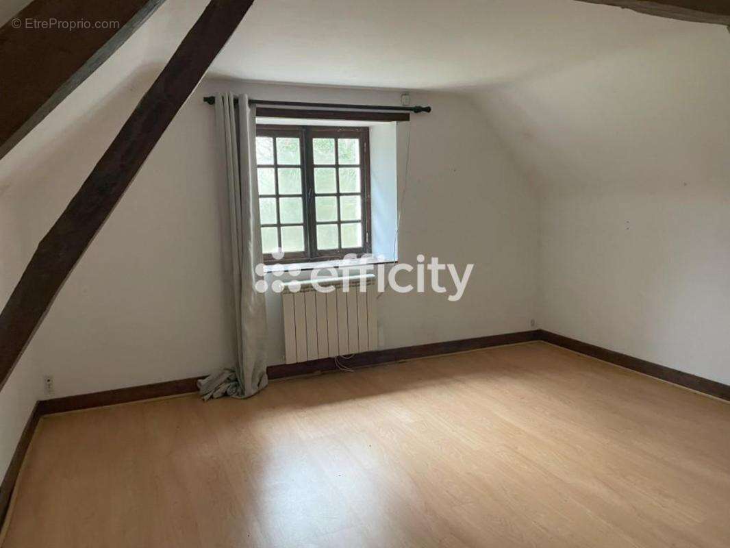 Maison à LA CHAPELLE-SOUEF