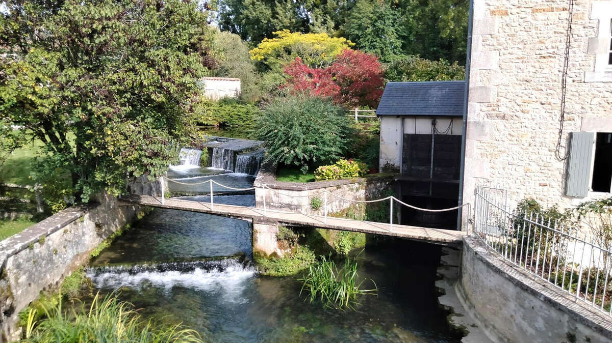 RIVIERE - Maison à LIZANT