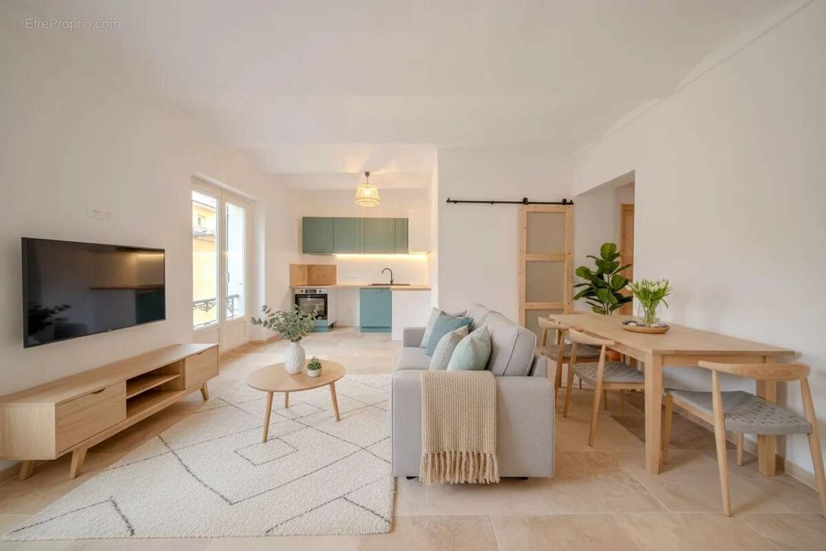 Appartement à LA COLLE-SUR-LOUP