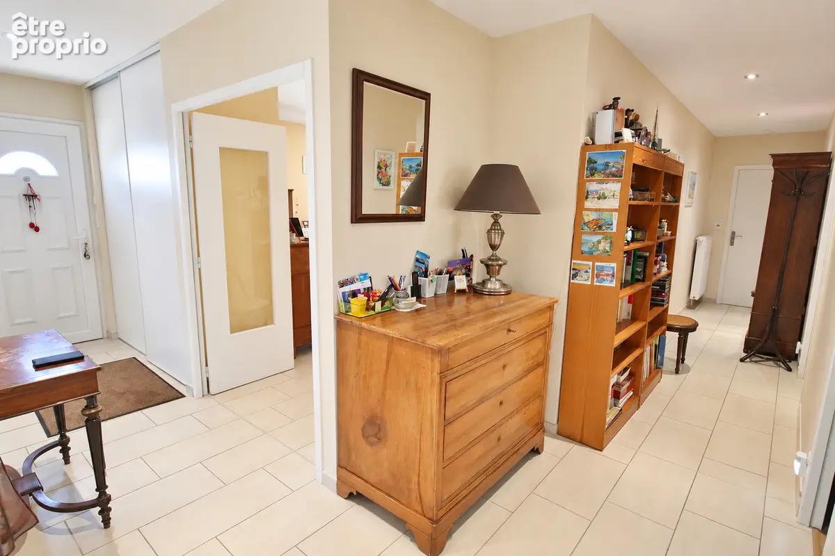 Maison 6 pièce(s) 135 m2 - YZEURE - photo 4