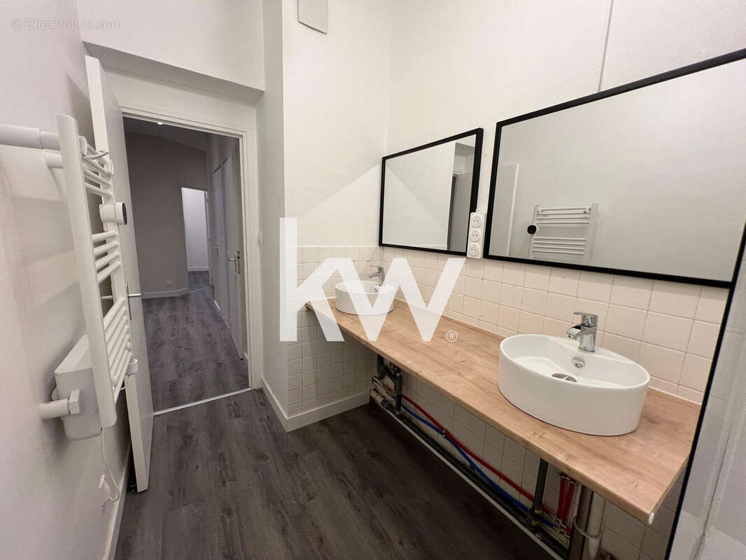 Appartement à LE CHAMBON-FEUGEROLLES