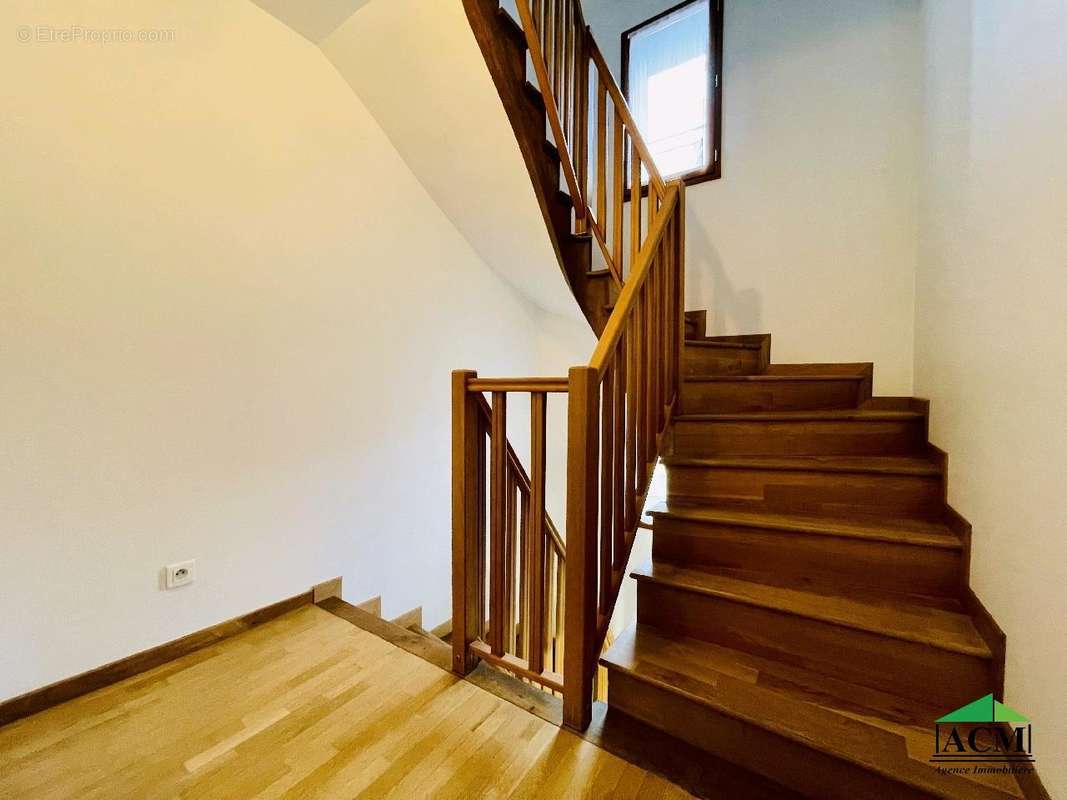 Maison à MERY-SUR-OISE