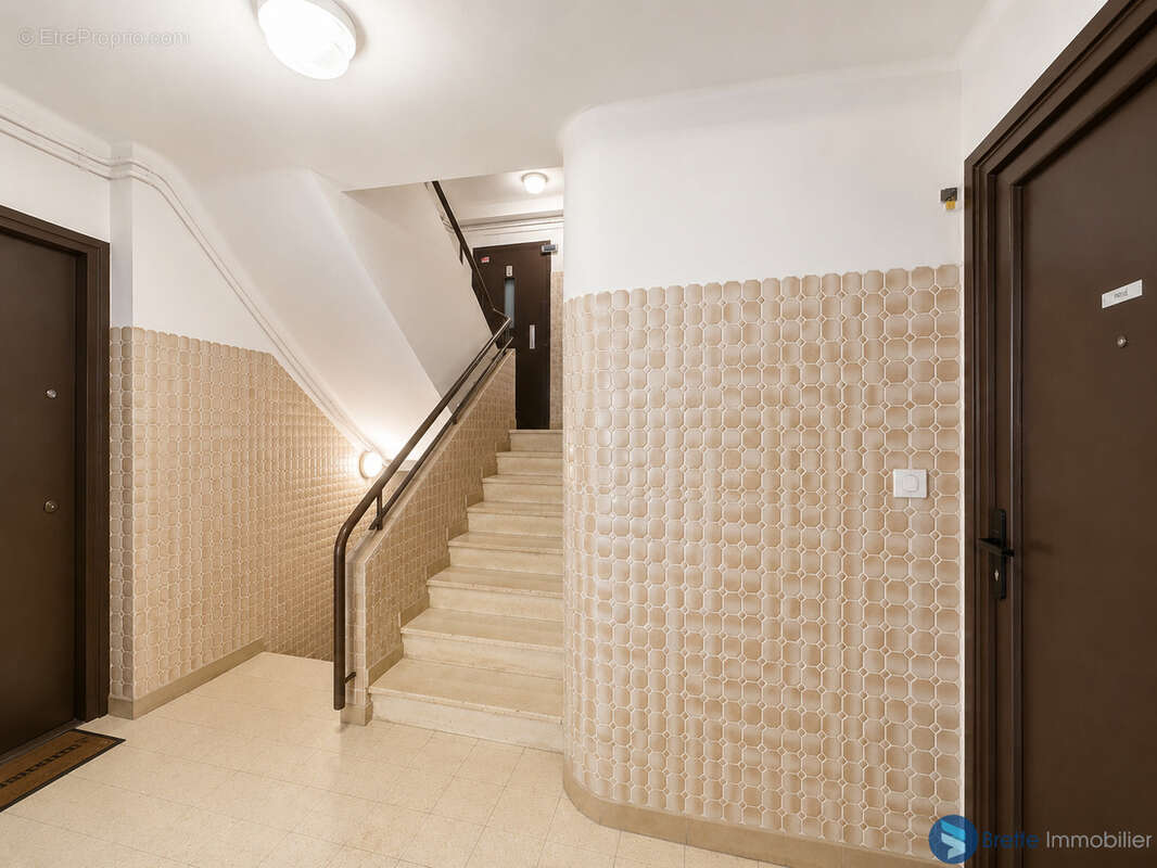 TOULON - LE TEMPLE T3 62m2 lumineux avec balcon, ascenseur et cave - photo 11