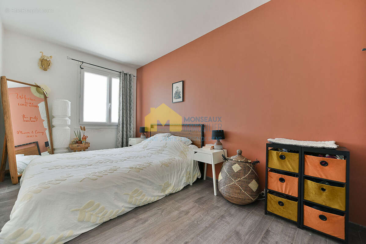 Appartement à FRESNES