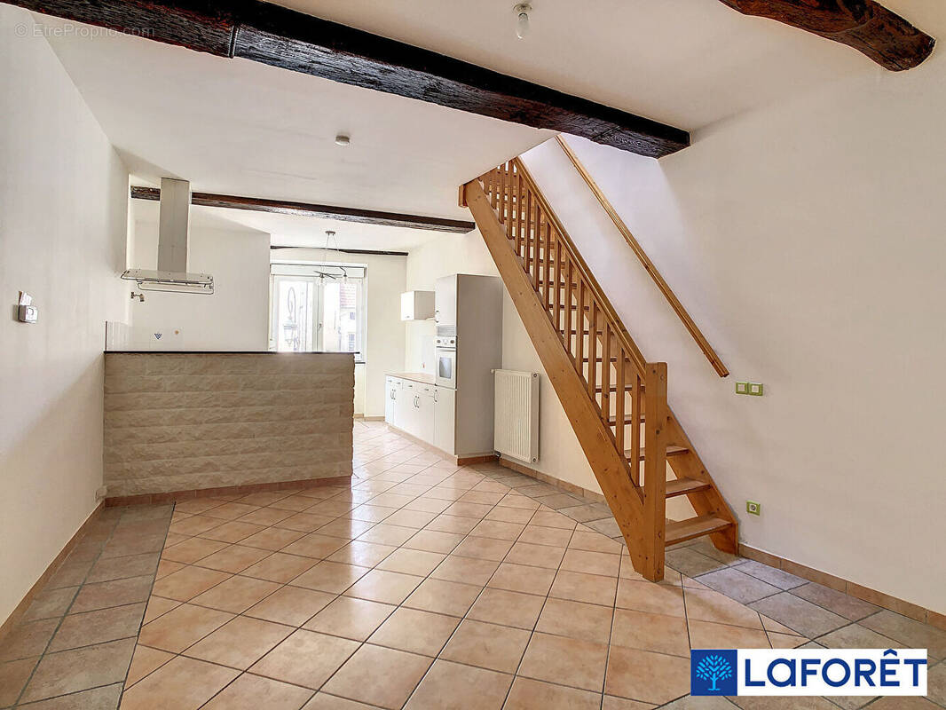 Appartement à IS-SUR-TILLE