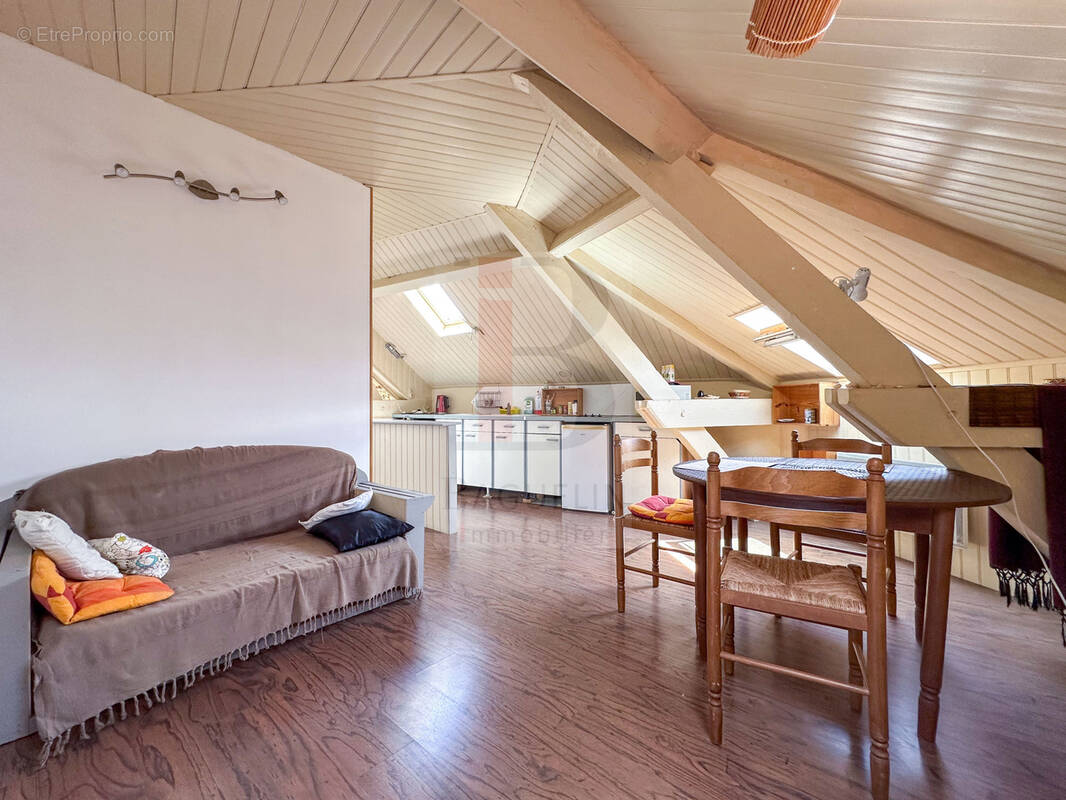Appartement à FOURAS