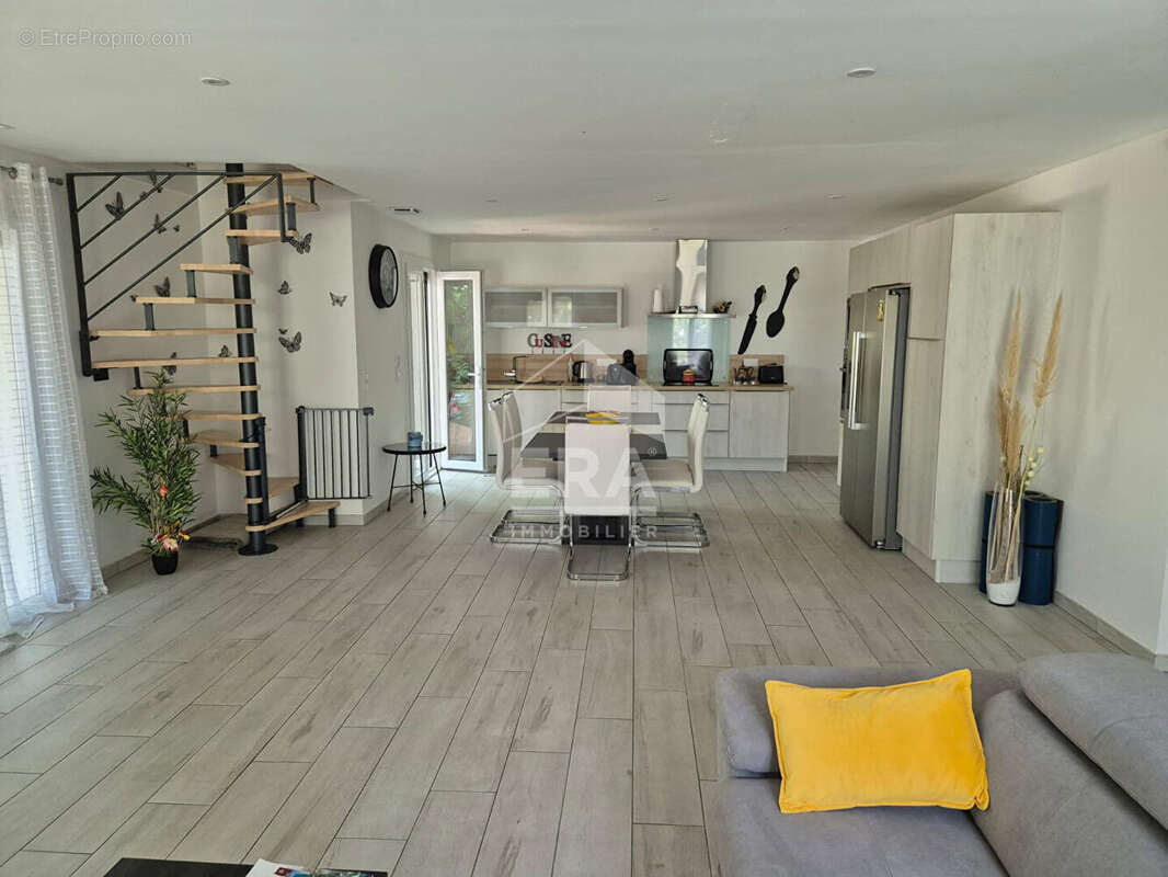 Maison à SAINT-CYPRIEN