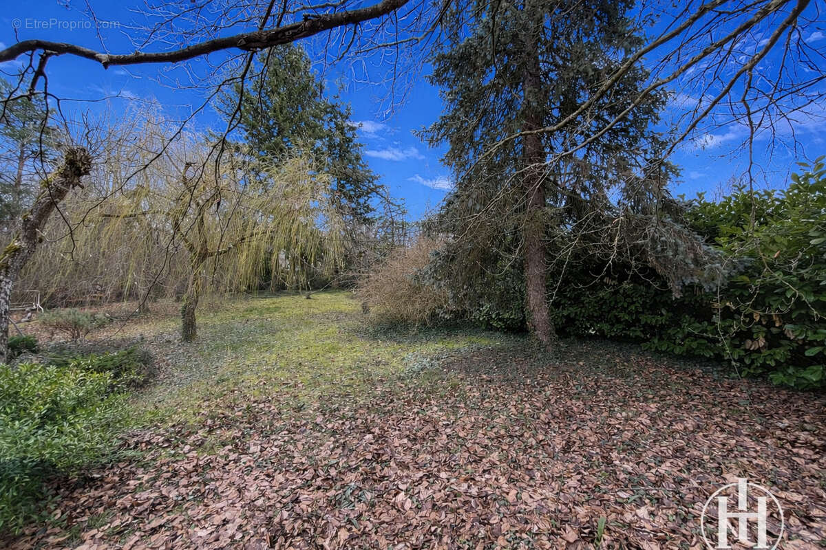 Maison à SAINT-AMAND-MONTROND