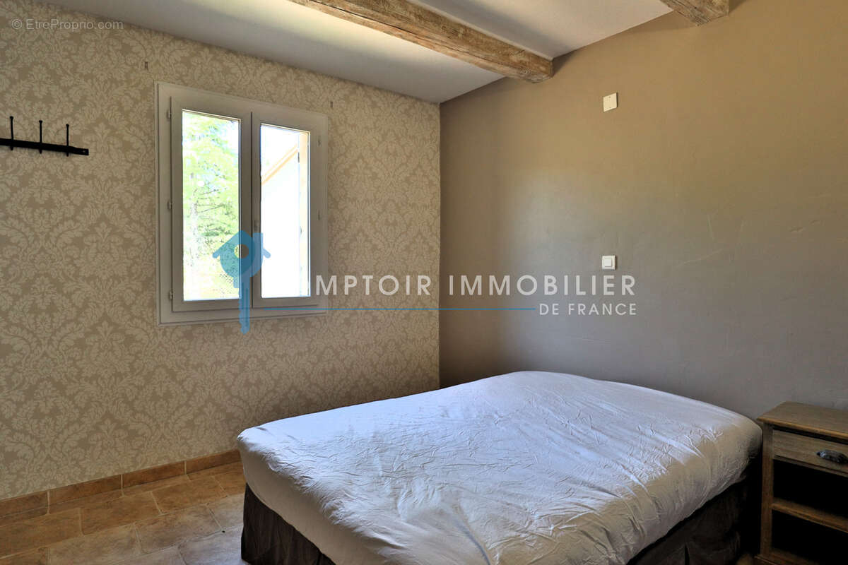 Maison à SAINT-SATURNIN-LES-APT